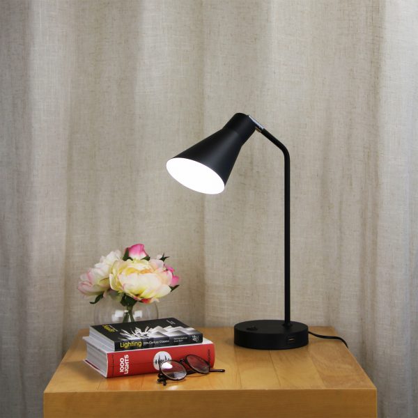 Black Desk Lamp with USB Image 1 - uhol_ol93931bk